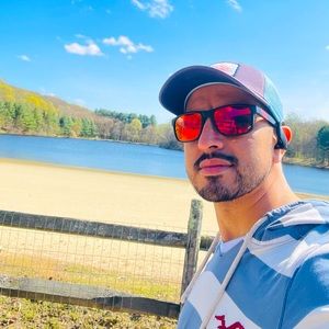 Meet your Posher, Carlos